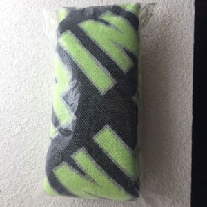 Victoria’s Secret scarf “PINK”